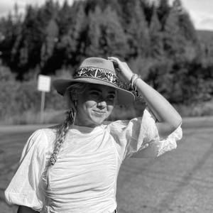 Meet your Posher, Aleda